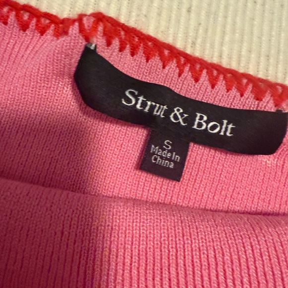 Strut & Bolt Pink Ruffled Flutter Sleeve Crop Blouse Small - Picture 4 of 6